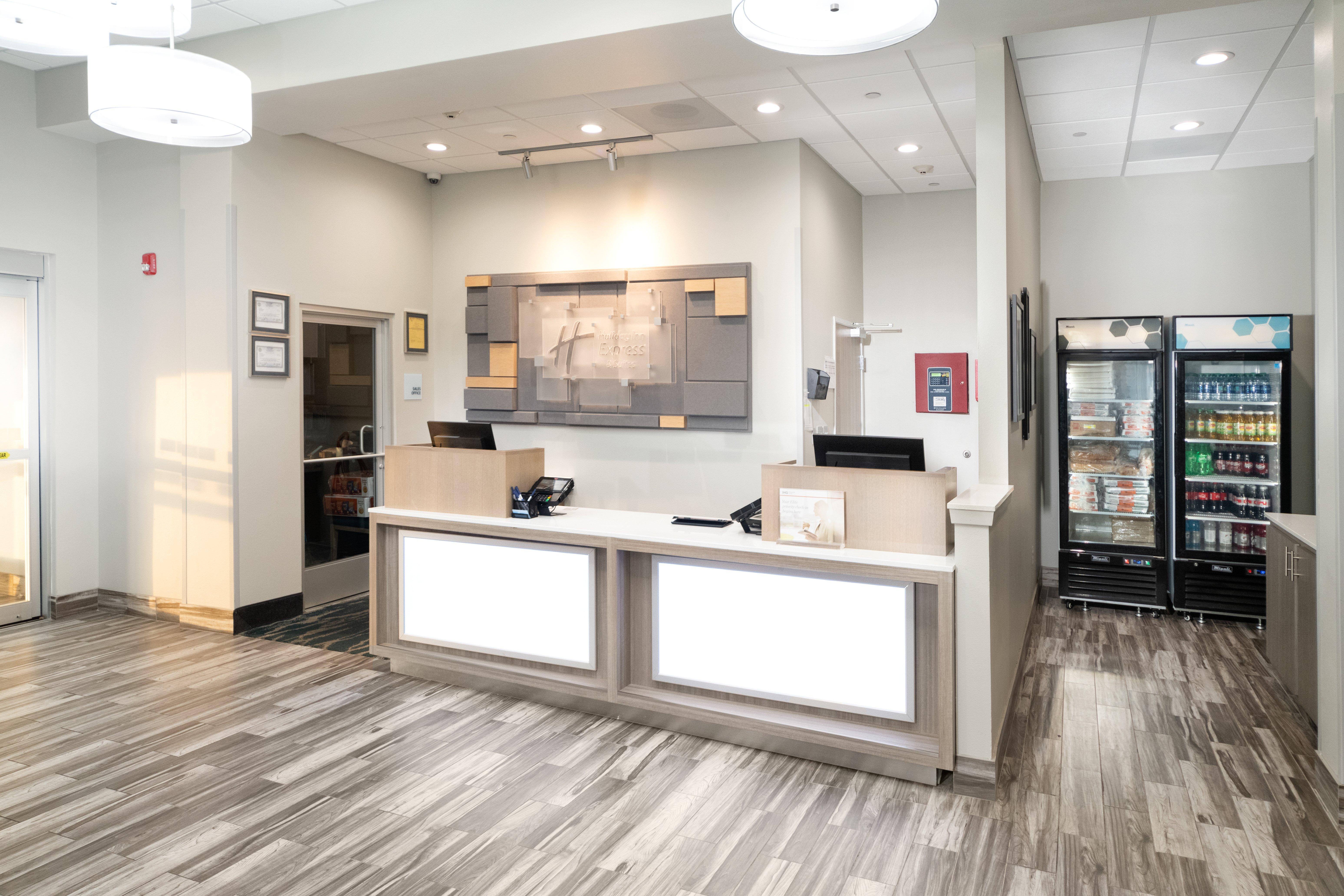 Holiday Inn Express & Suites Memphis Arpt Elvis Presley Blv By Ihg Ngoại thất bức ảnh