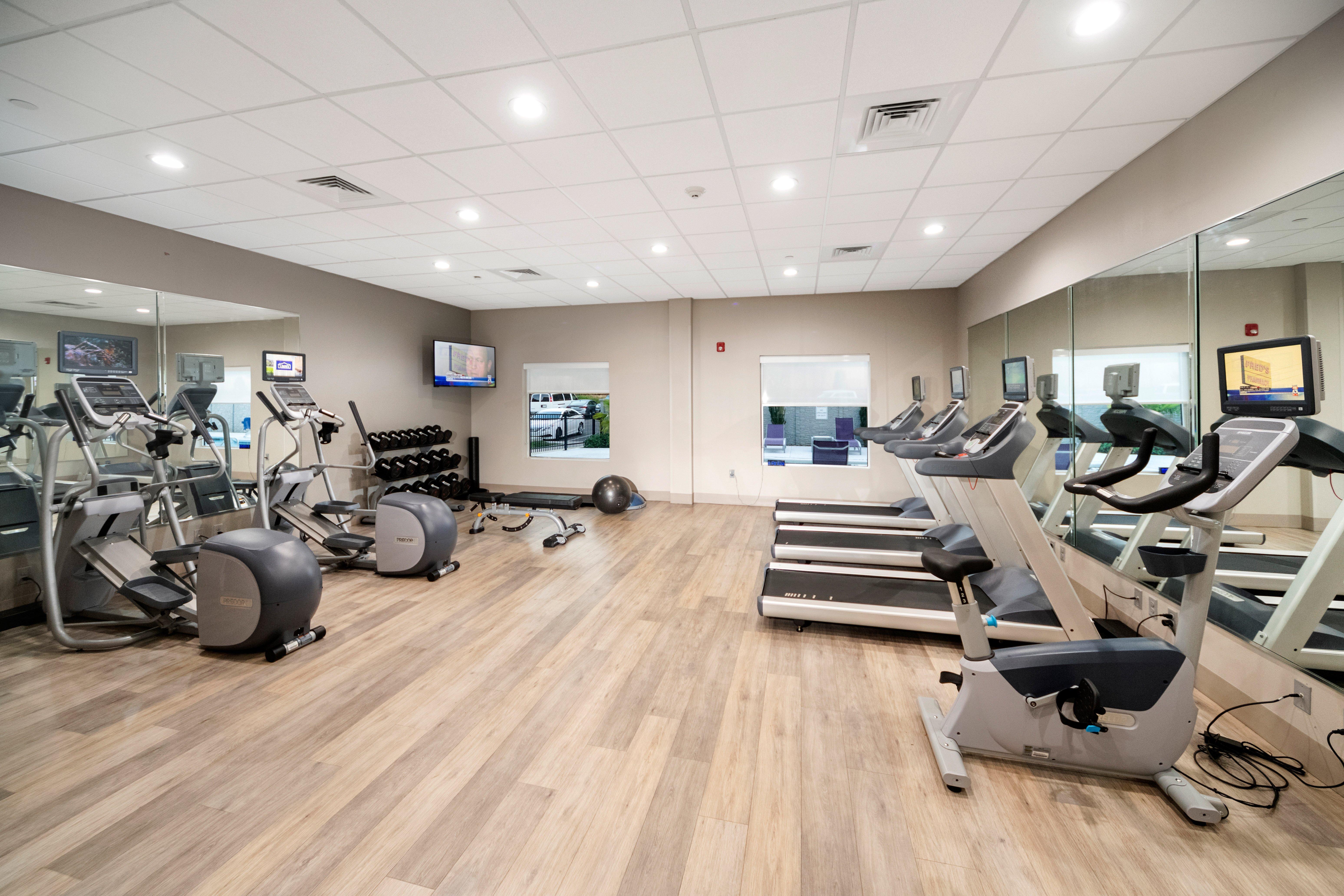 Holiday Inn Express & Suites Memphis Arpt Elvis Presley Blv By Ihg Ngoại thất bức ảnh