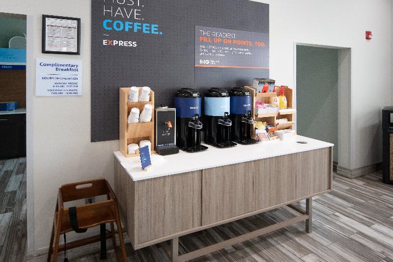 Holiday Inn Express & Suites Memphis Arpt Elvis Presley Blv By Ihg Ngoại thất bức ảnh